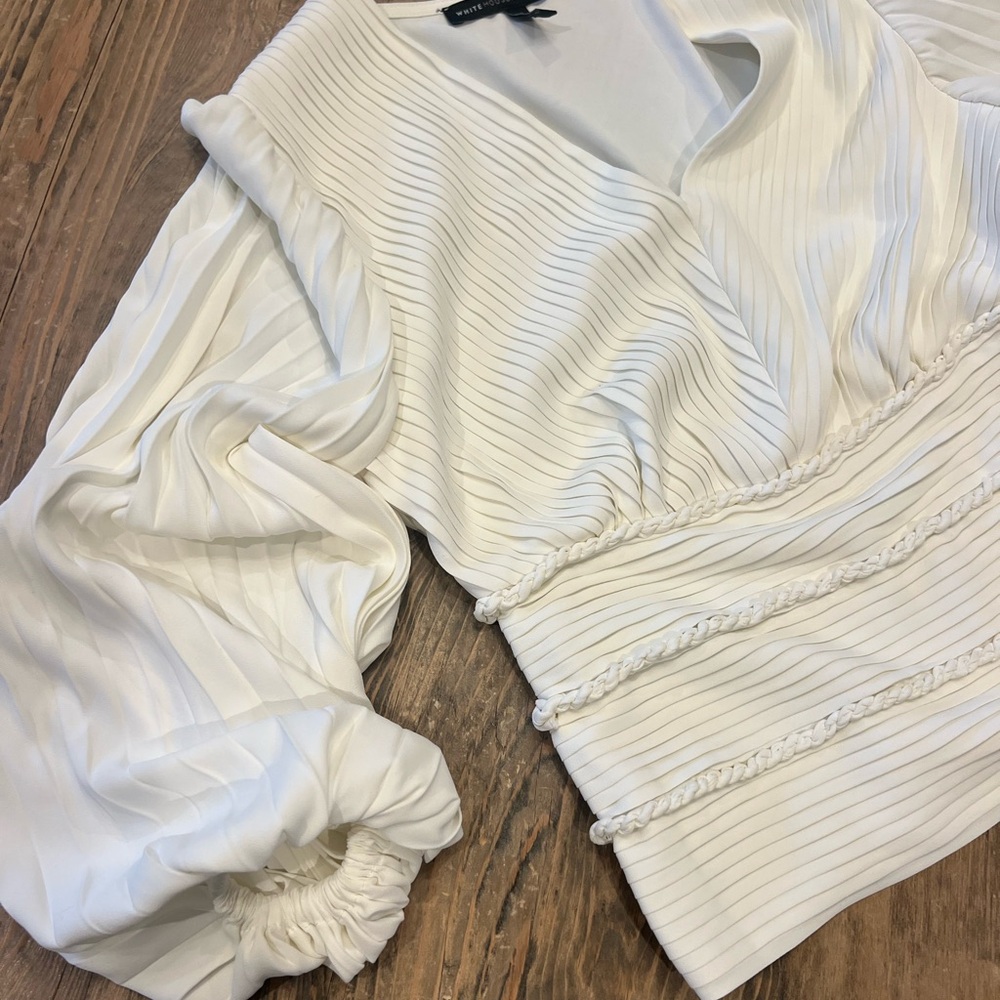 White House Black Market white Pleated Blouse - Picture 2 of 4